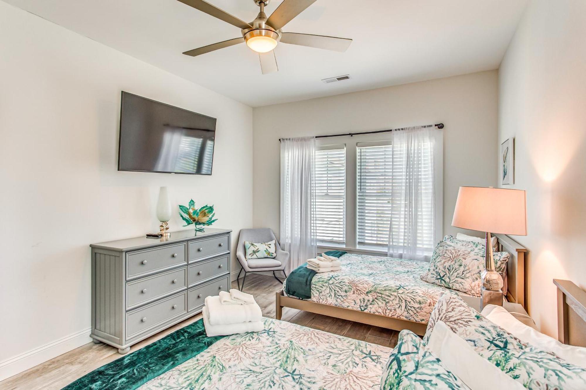 Myrtle Beach House With Hot Tub, Walk To Beach Экстерьер фото