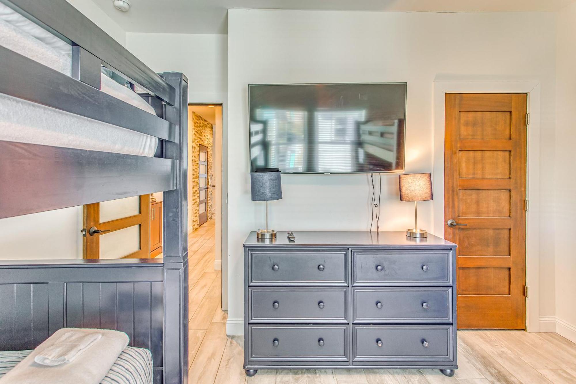 Myrtle Beach House With Hot Tub, Walk To Beach Экстерьер фото